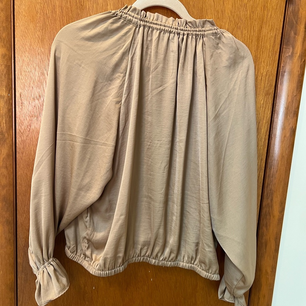 Banana Republic Factory blouse - Picture 2 of 3
